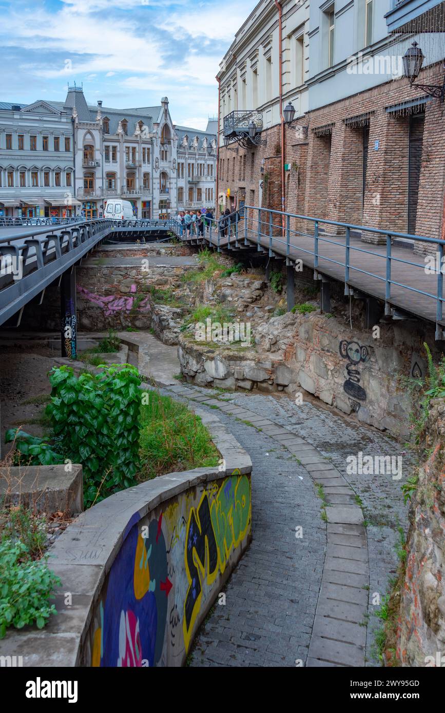 Tbilisi, Georgia, 12 settembre 2023: Mura della città vecchia nella capitale georgiana Tbilisi Foto Stock