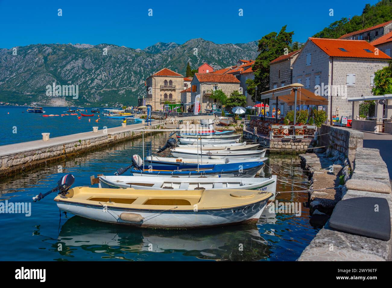 Perast, Montenegro, 8 luglio 2023: Passeggiata a Perast in Montenegro Foto Stock