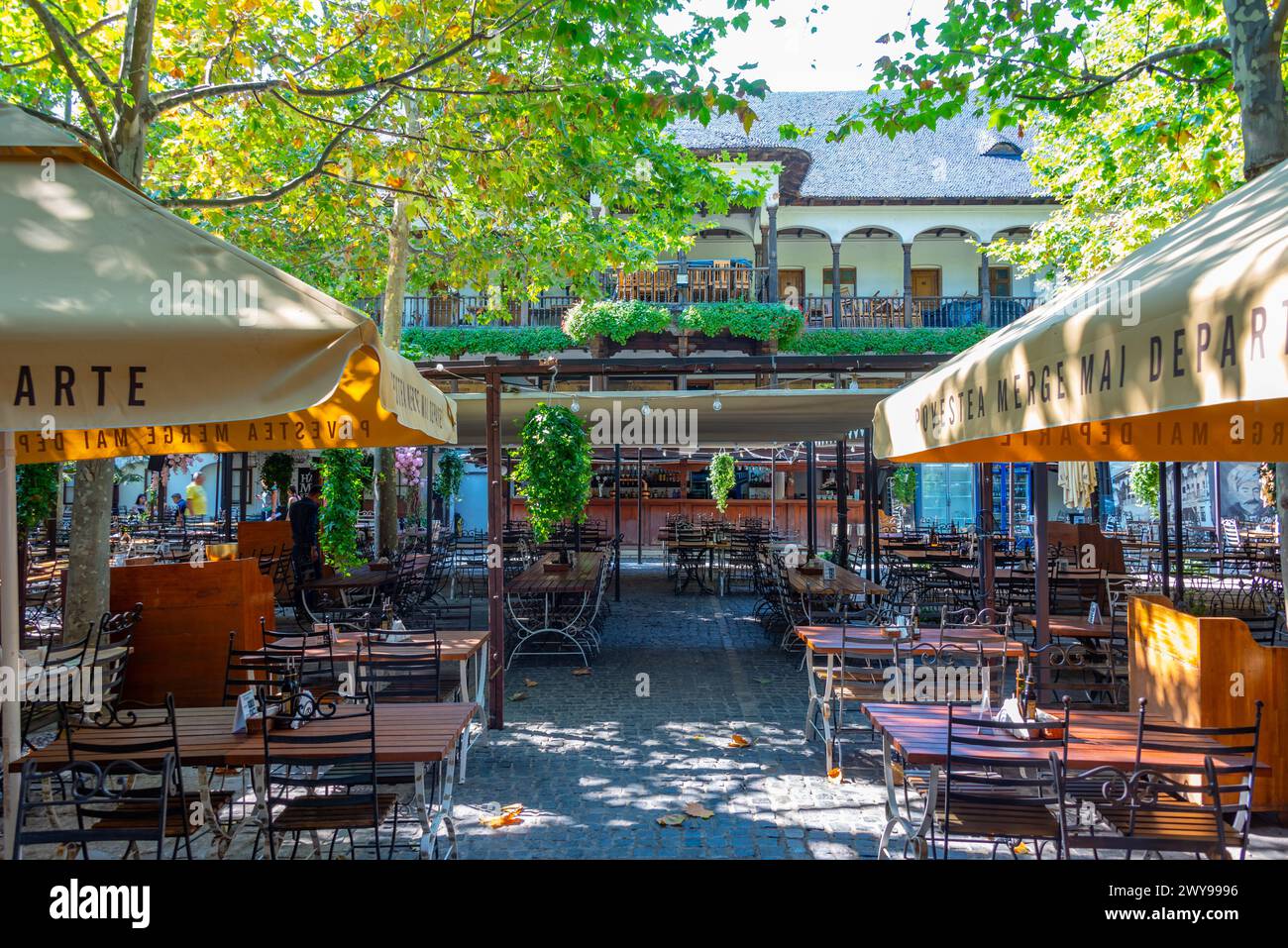 Bucarest, Romania, 21 agosto 2023: Ristorante Manuca's Inn a Bucarest, Romania Foto Stock