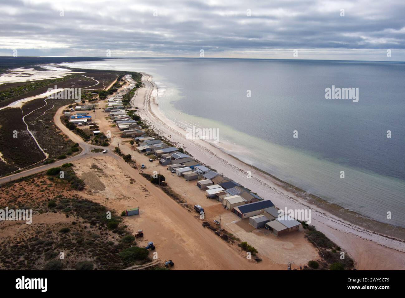 Aerea delle baracche di pesca di Lucky Bay sulla Spencer Gulf Eyre Peninsula, Australia meridionale Foto Stock