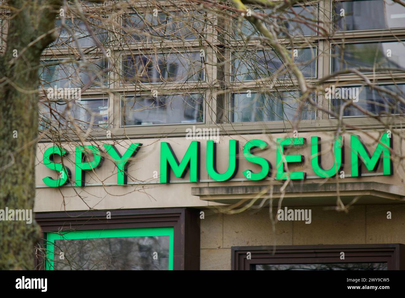 Berlino, Germania, 30 marzo 2024. Il segno dello Spy Museum. Foto Stock