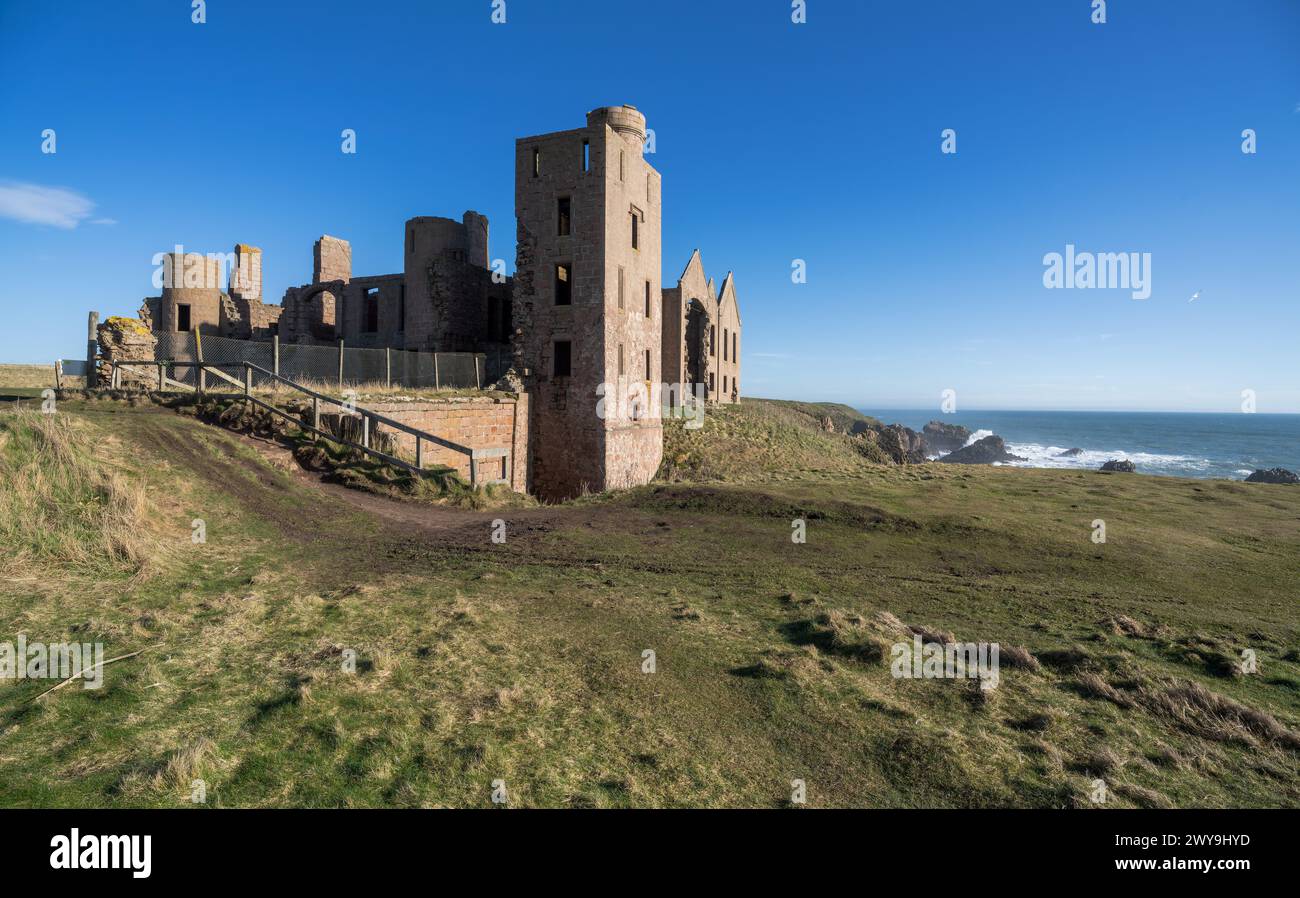 Slains Castle vicino a Cruden Bay nell'Aberdeenshire, Scozia Foto Stock