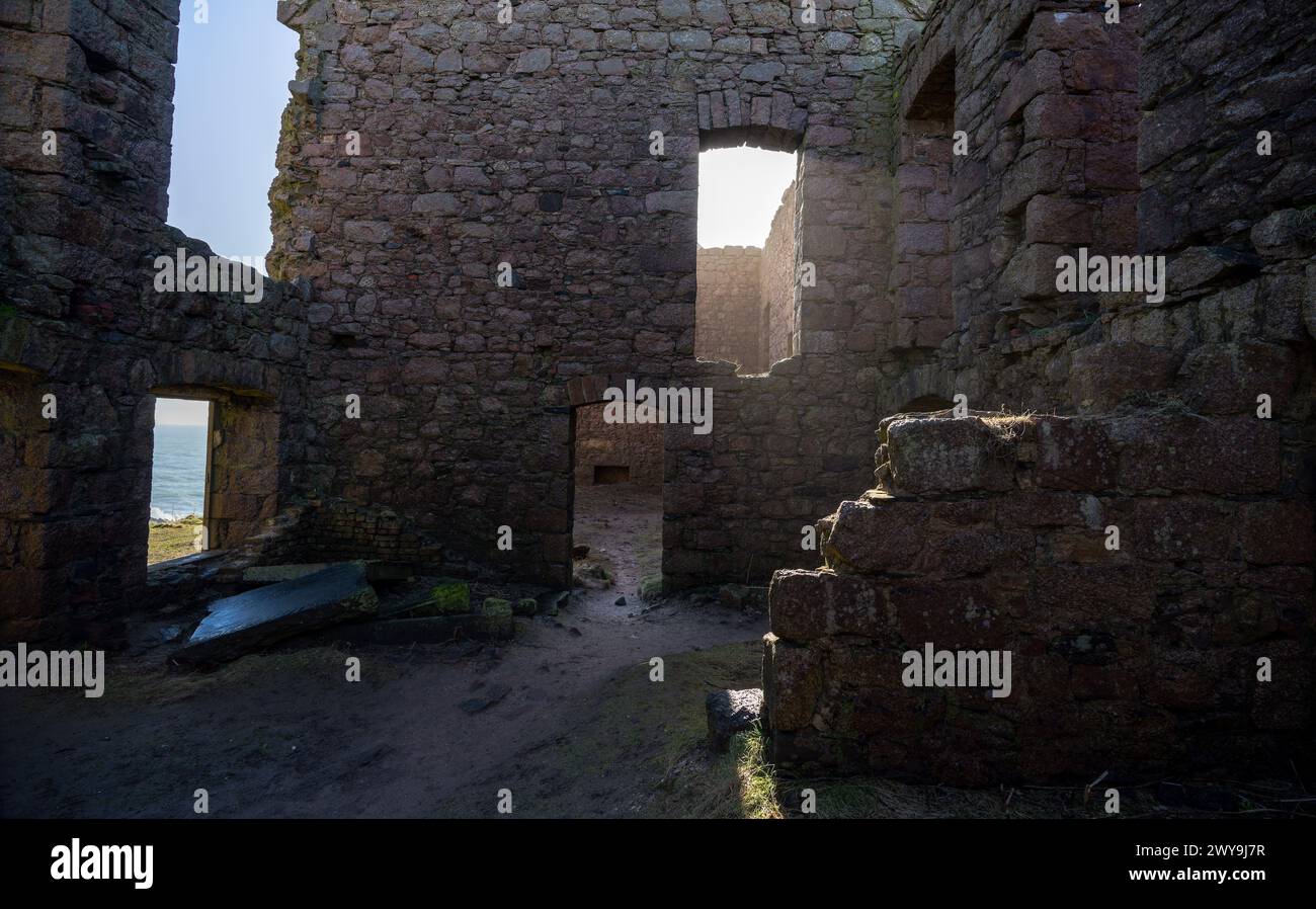 All'interno del Castello di Slains vicino a Cruden Bay nell'Aberdeenshire in Scozia Foto Stock