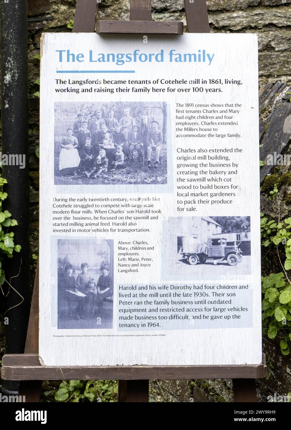 Ufficio informazioni turistiche sulla storia della famiglia Langsford a Cotehele Mill, Calstock, Cornovaglia, Inghilterra, Regno Unito Foto Stock