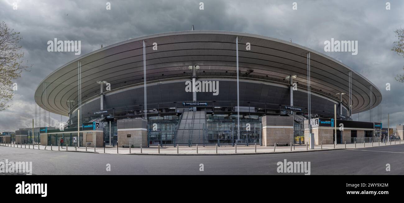 Parigi, Francia - 04 04 2024: Parigi 2024 nuova infrastruttura olimpica. Vista esterna dello Stade de France a Saint-Denis Foto Stock