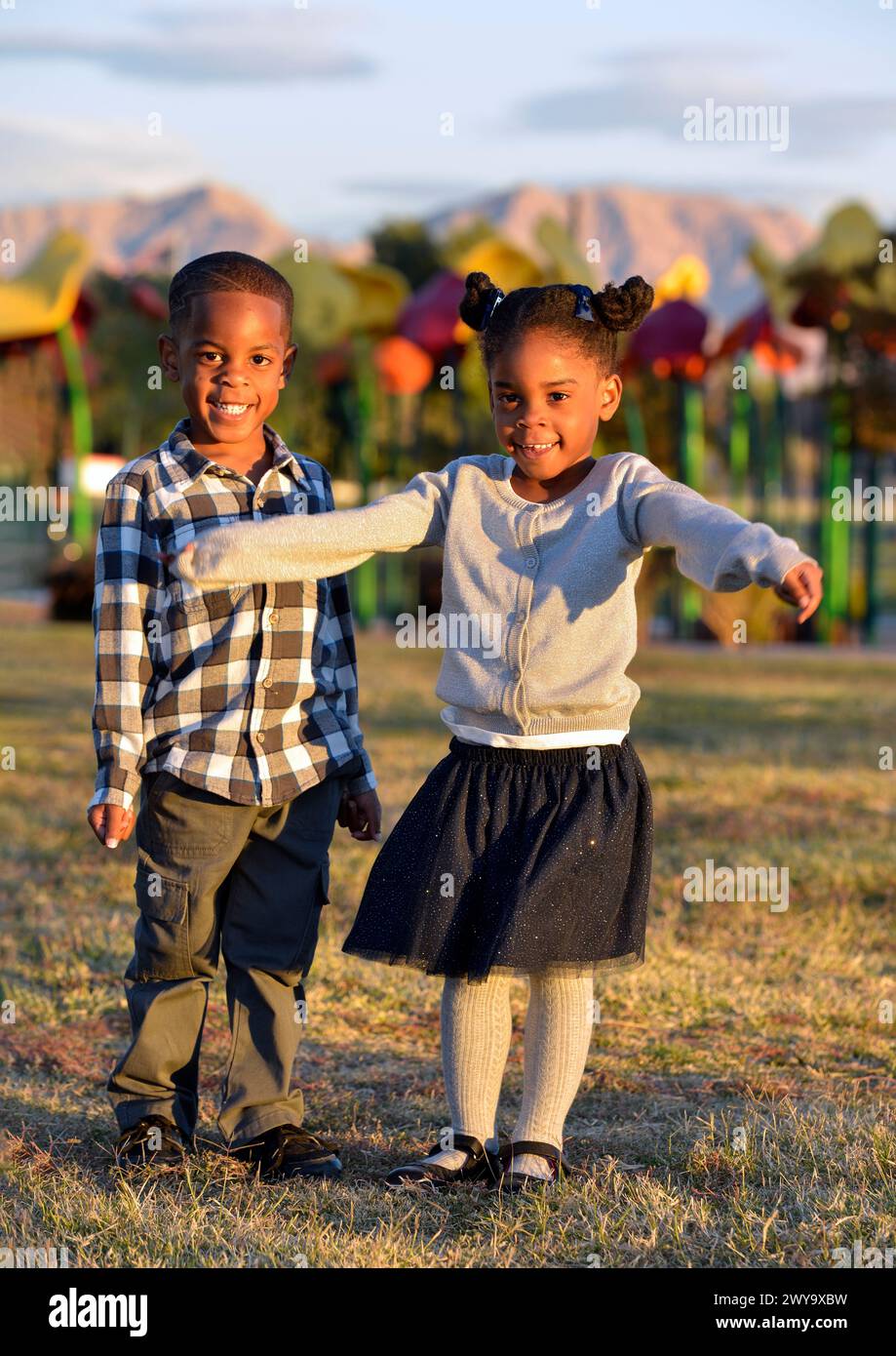 Bambini che giocano in un parco di Las Vegas, Nevada. Foto Stock