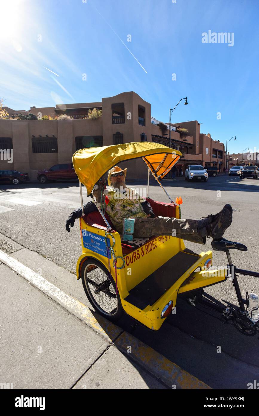 Pedicab e autista a Sante Fe, New Mexico Foto Stock