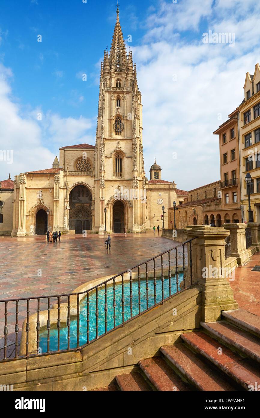 Cattedrale, Plaza Alfonso II El Casto, Oviedo, Asturias, Spagna. Foto Stock