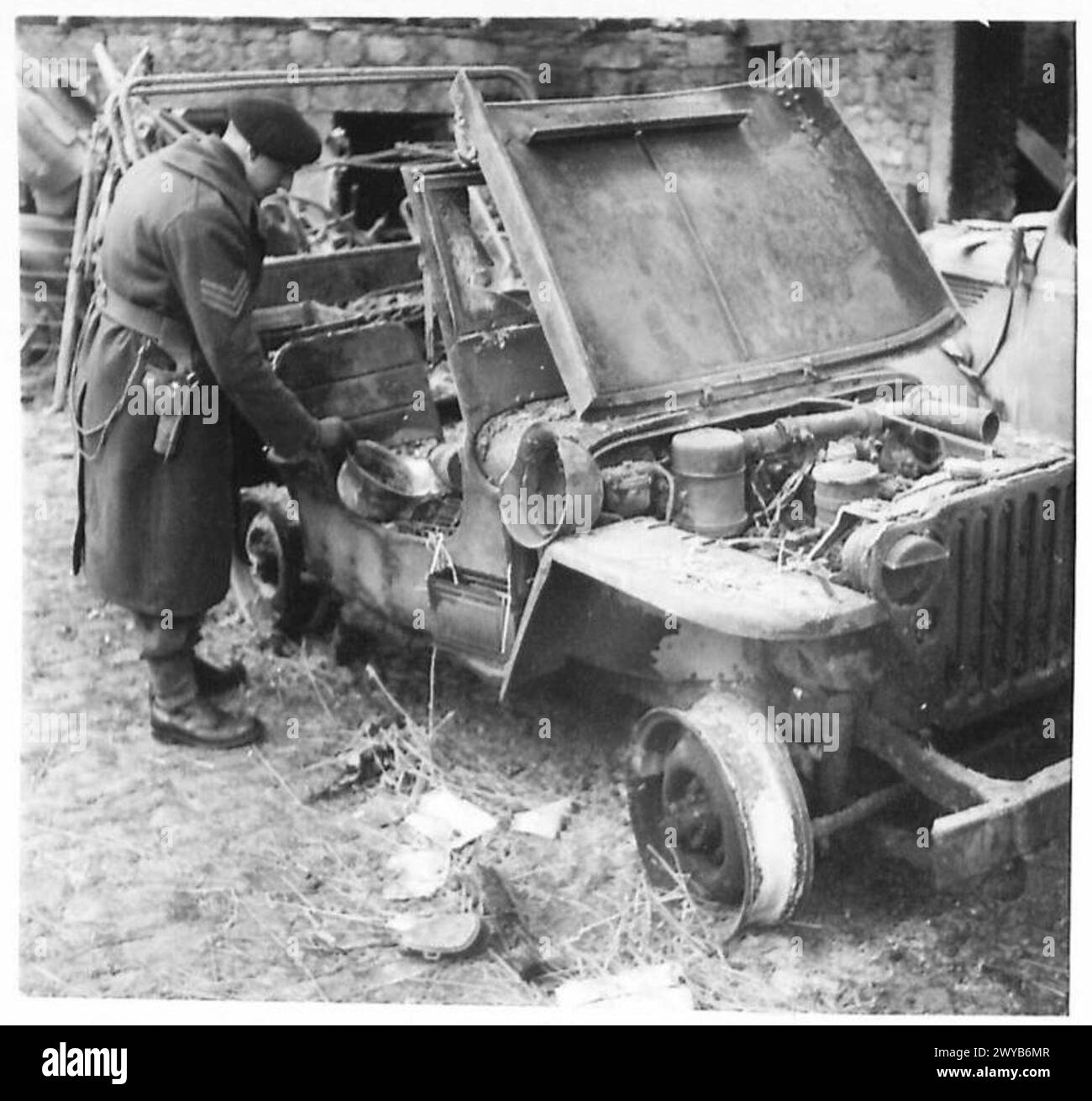 Una Jeep tedesca distrutta catturata dalle forze americane, British Army, 21st Army Group. Foto Stock