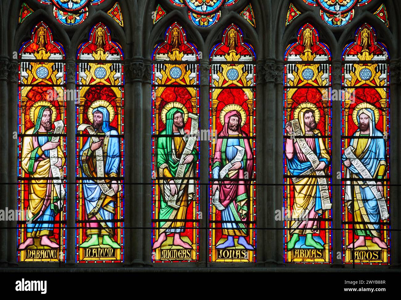Vetrate colorate, Cattedrale Saint-Pierre Saint-Paul, Troyes, regione Champagne-Ardenne, dipartimento Aube, Francia, Europa. Foto Stock