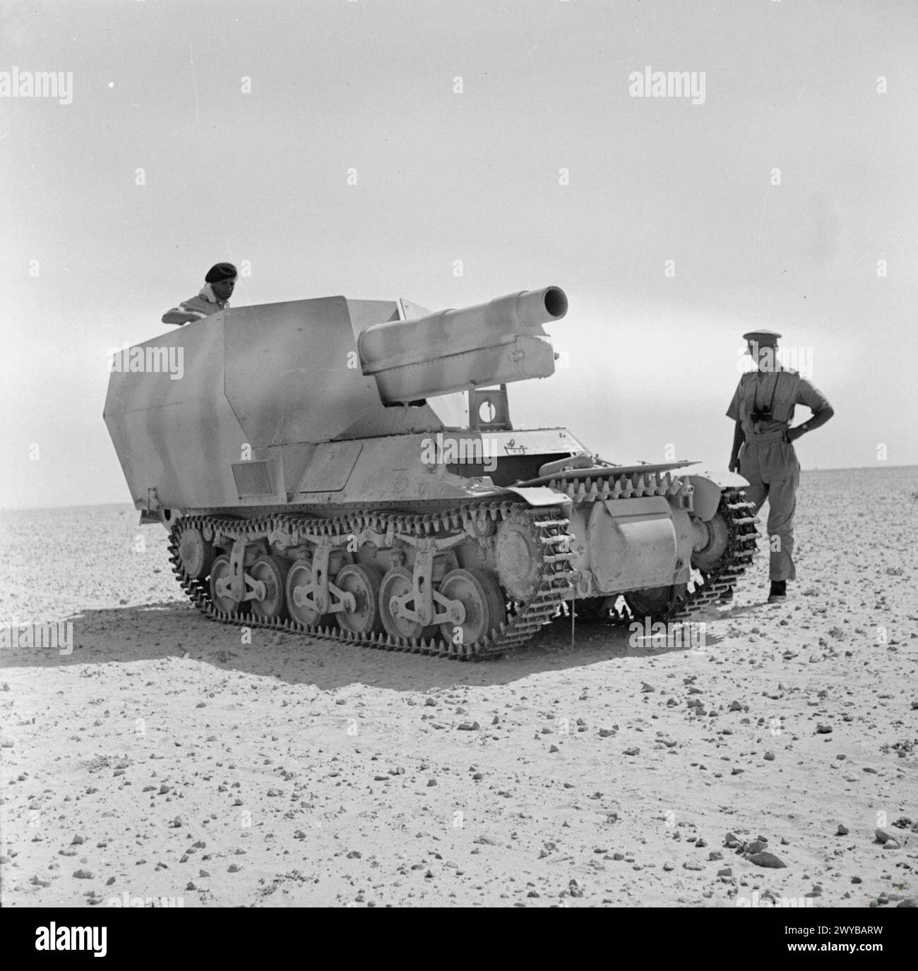 Il 6 settembre 1942 in Nord Africa, l'esercito britannico catturò un obice da campo semovente tedesco da 150 mm, 15 cm sFH13/1 auf Geschützwagen Lorraine Schlepper (f). Foto Stock