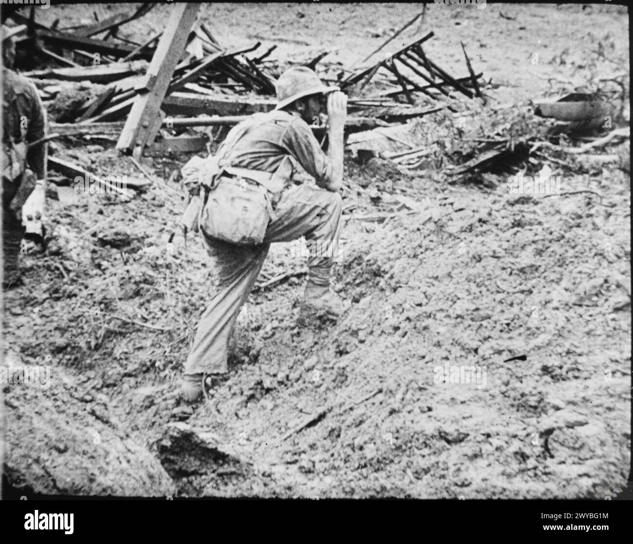Una fotografia ufficiale raffigura un evento documentato o un soggetto di rilevanza storica o militare, catturato a fini di archiviazione e archiviazione. Foto Stock