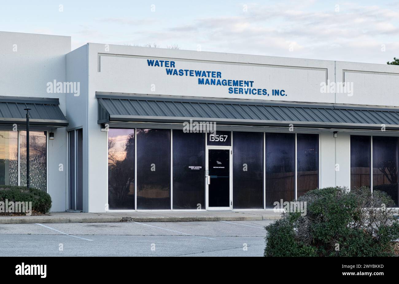 Houston, Texas Stati Uniti d'America 02-18-2024: Servizi di gestione delle acque reflue per le aziende di servizi pubblici esterni. Foto Stock