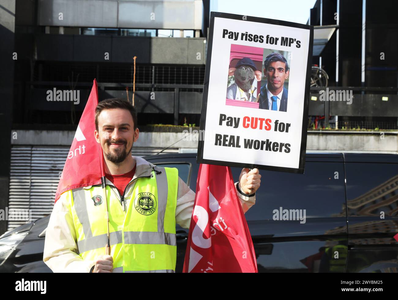 Londra, Regno Unito 5 aprile 2024. La linea di raccolta ASLEF alla stazione di Euston a Londra, mentre i macchinisti in Inghilterra iniziano una serie di tre giorni di "scioperi rotanti", che causeranno ai passeggeri notevoli disagi durante il fine settimana. Credito : Monica Wells/Alamy Live News Foto Stock