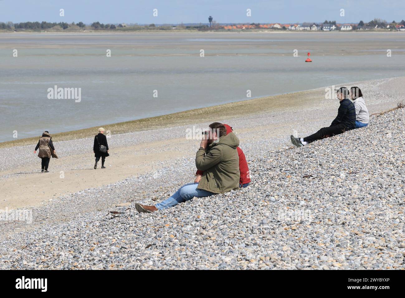 Le Hourdel, Francia. 5 aprile 2024. © PHOTOPQR/LE COURRIER PICARD/Fred HASLIN ; le Hourdel ; 05/04/2024 ; 05/04/24 debutto de la saison estivale sur la cote picarde le Hourdel Photo Fred Haslin Francia, aprile 2024 inizio della stagione turistica sulla costa, in Piccardia crediti: MAXPPP/Alamy Live News Foto Stock