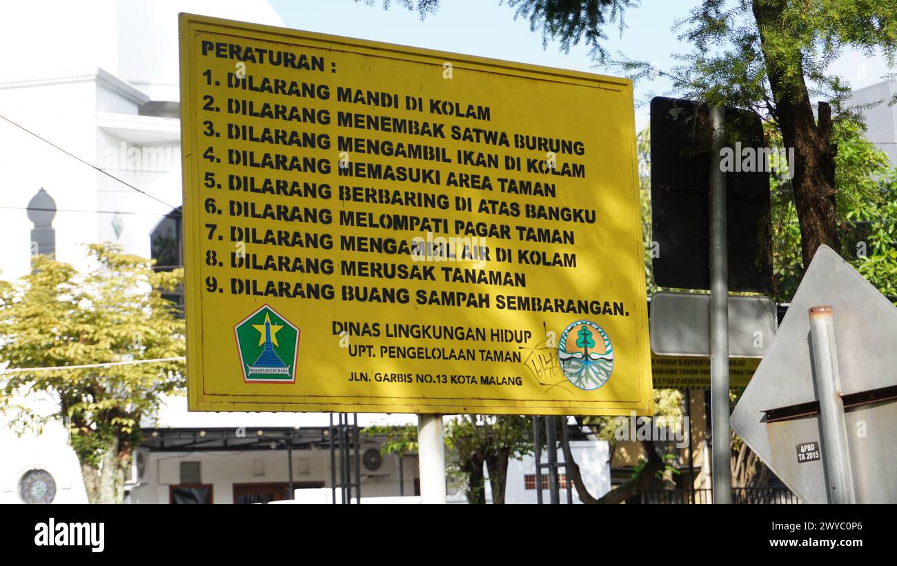 Regolamenti del servizio ambientale che devono essere rispettati dai visitatori del Singha Park Malang Foto Stock