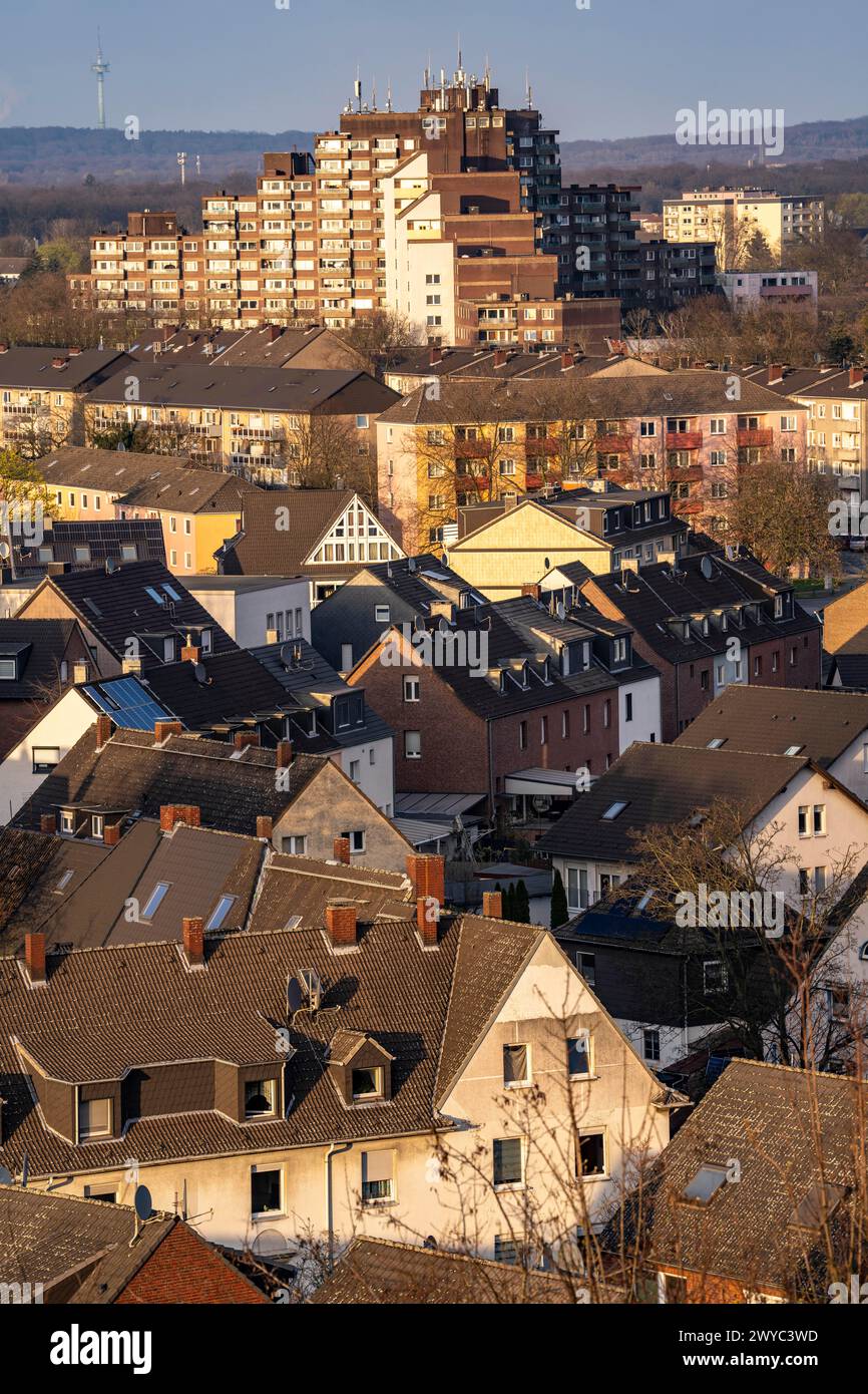 Edifici residenziali nel distretto Duisburg di Wanheim - Angerhausen, grattacieli, condomini NRW, Germania, Foto Stock