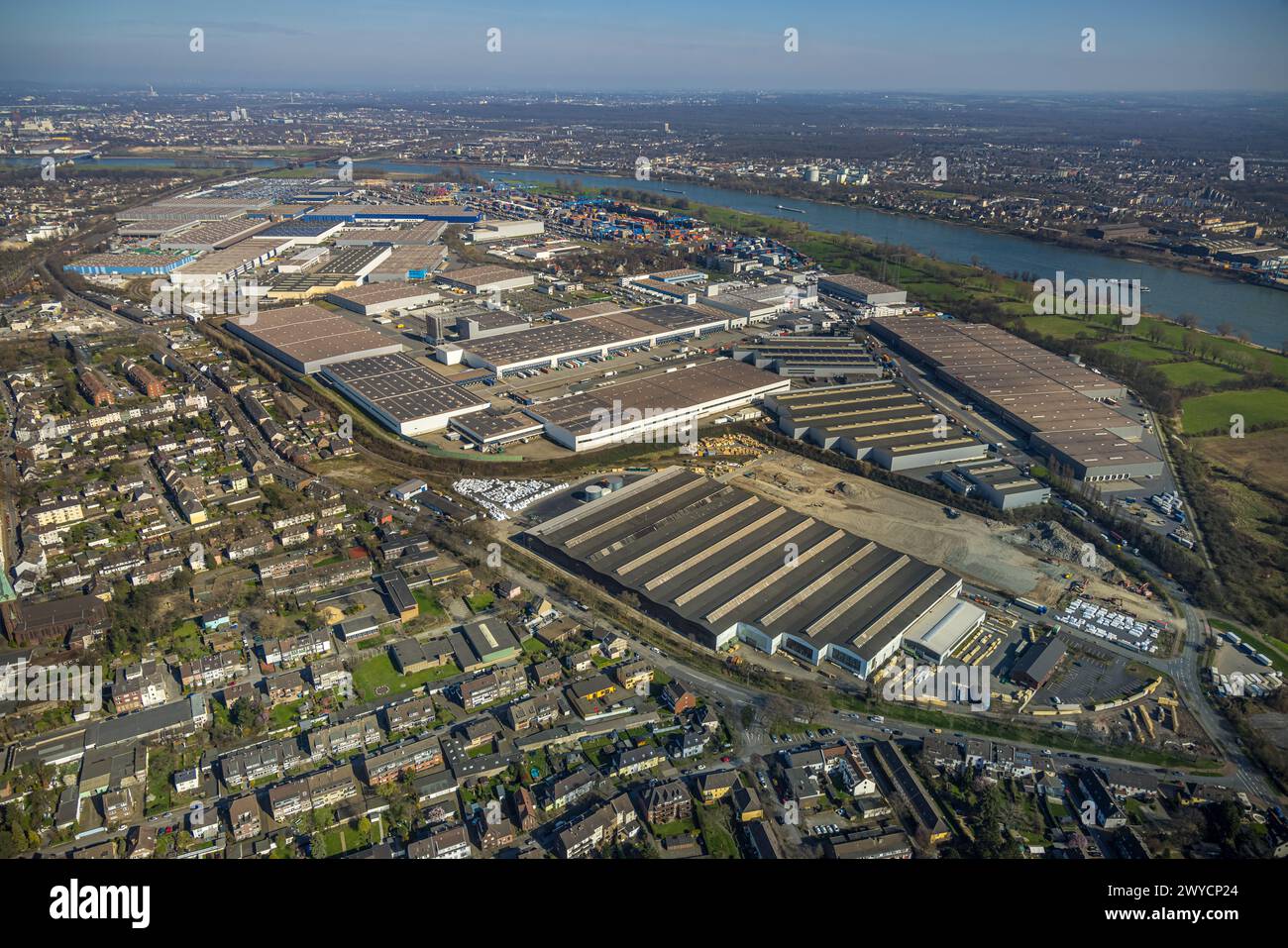 Vista aerea, porto di imbarco i, porto container, porto di Duisburg D3T Terminal trimodale di Duisburg, logistica automobilistica, Friemersheim, Duisburg, area della Ruhr, Nord R. Foto Stock