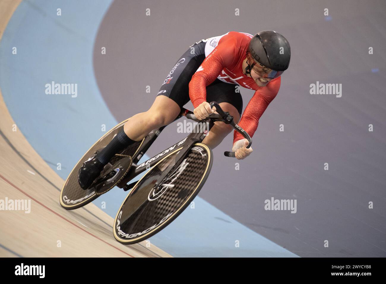 Los Angeles, California, Stati Uniti. 5 aprile 2024. Tyler Rourke del Canada nel cronometro maschile dei 200 metri, che si qualifica per lo sprint maschile. Crediti: Casey B. Gibson/Alamy Live News Foto Stock