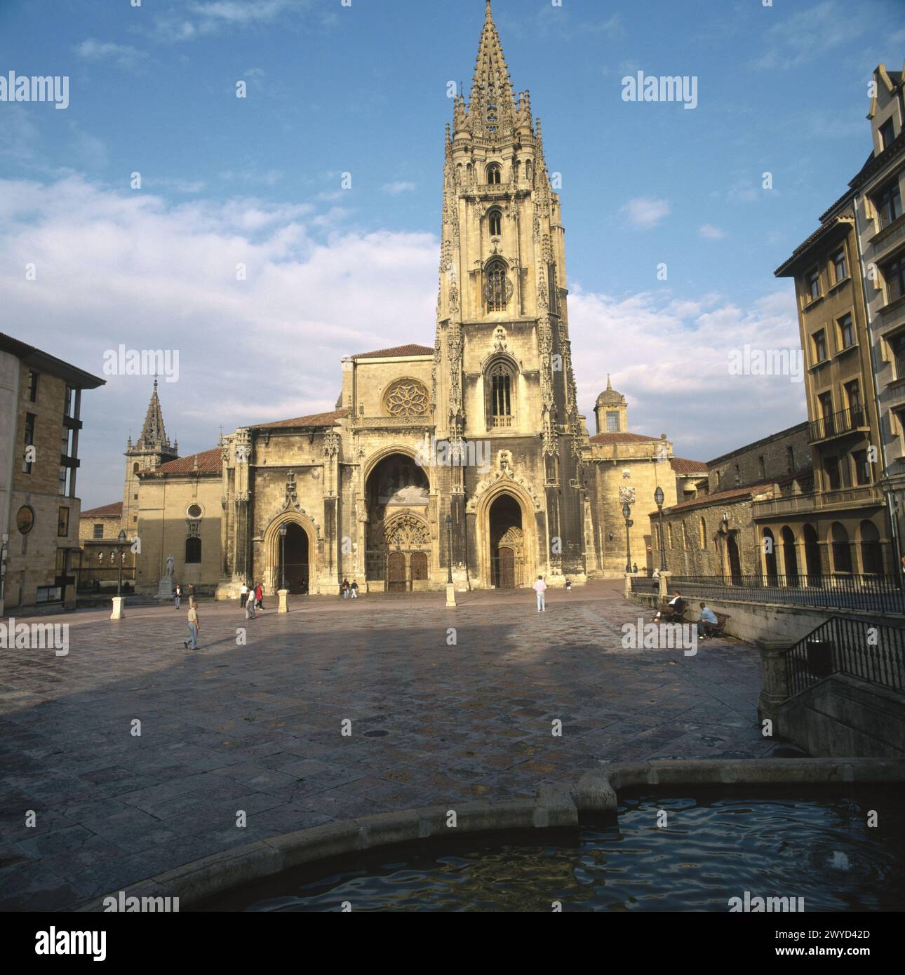 La cattedrale. Plaza de Alfonso II el Casto. Oviedo. Asturie. Spagna. Foto Stock