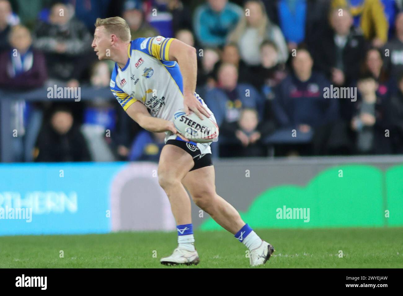 Leeds, Regno Unito. 5 aprile 2024. AMT Headingley Rugby Stadium, Leeds, West Yorkshire, 5 aprile 2024. Betfred Super League Leeds Rhinos V Warrington Wolves Lachie Miller di Leeds Rhinos crediti: Touchlinepics/Alamy Live News Foto Stock