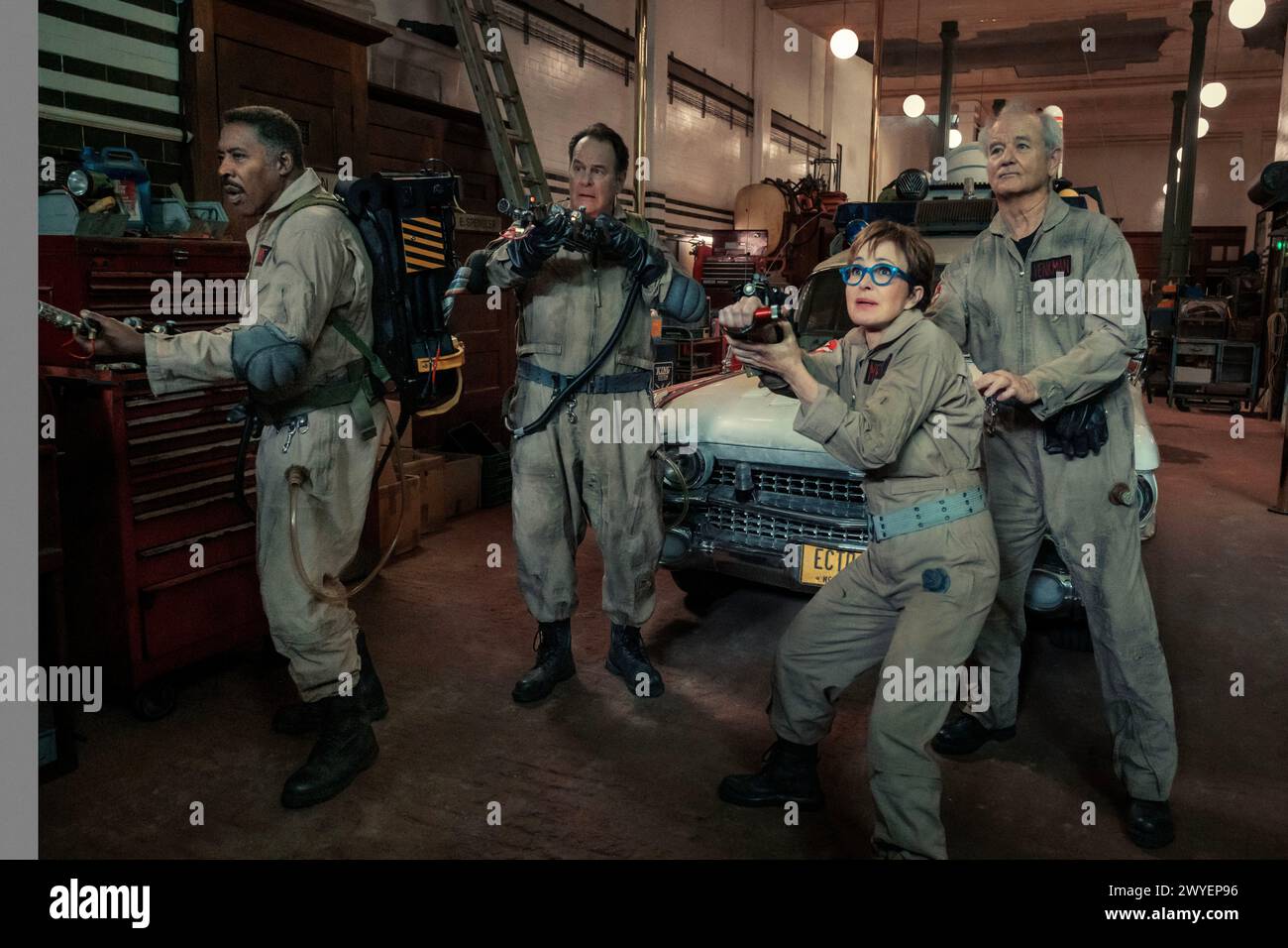 DAN AYKROYD, BILL MURRAY, ERNIE HUDSON E ANNIE POTTS IN GHOSTBUSTERS: FROZEN EMPIRE, DIRETTO DA GIL KENAN. Crediti: Columbia Pictures/Bron Studios, Ghostcorps/Right of Way Films/Sony Pictures/album Foto Stock