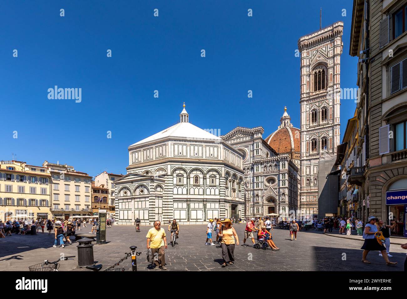 Firenze, Italia - 15 luglio 2023: Cattedrale di Santa Maria del Fiore (Duomo di Firenze). Firenze la capitale della regione Toscana, Italia. Il basili Foto Stock