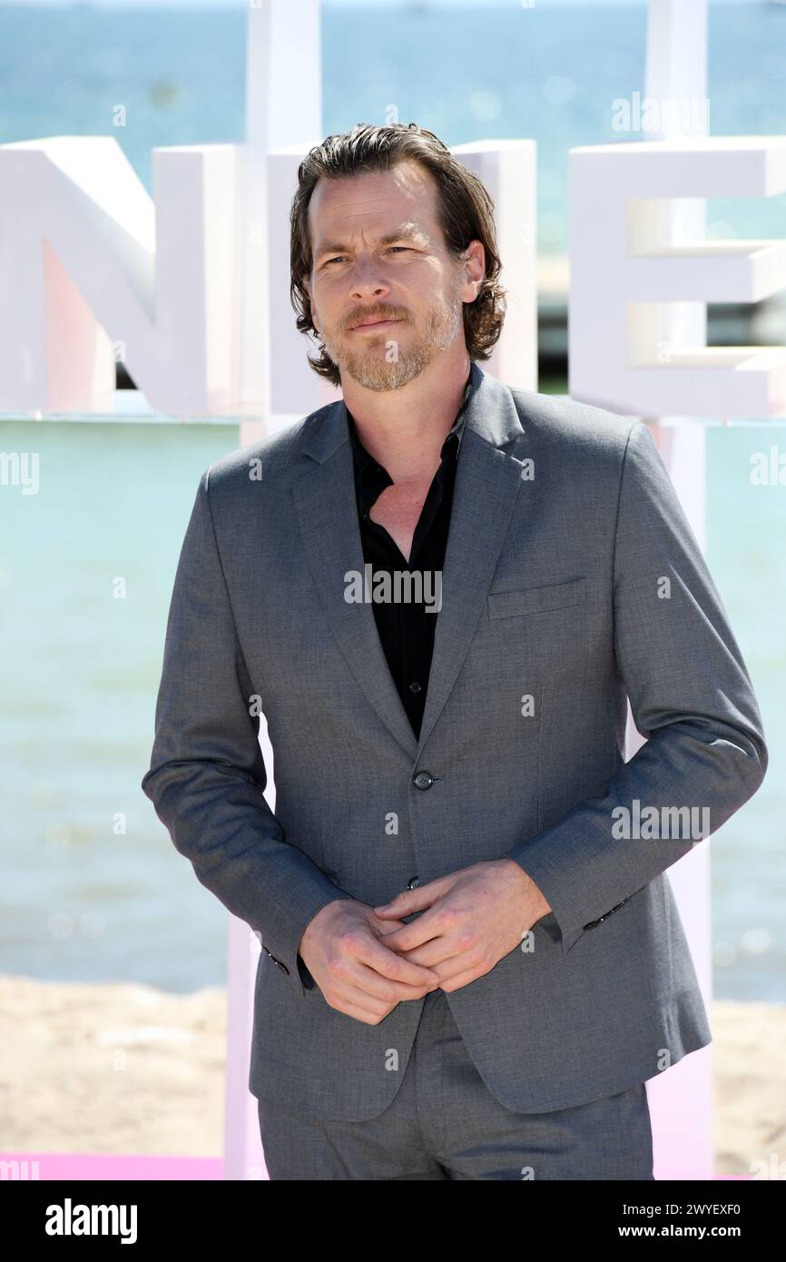 Cannes, Francia. 6 aprile 2024. Cannes - 7° Canneseries International Festival - "Fallout" Photocall - Jonathan Nolan credito: Agenzia fotografica indipendente/Alamy Live News Foto Stock