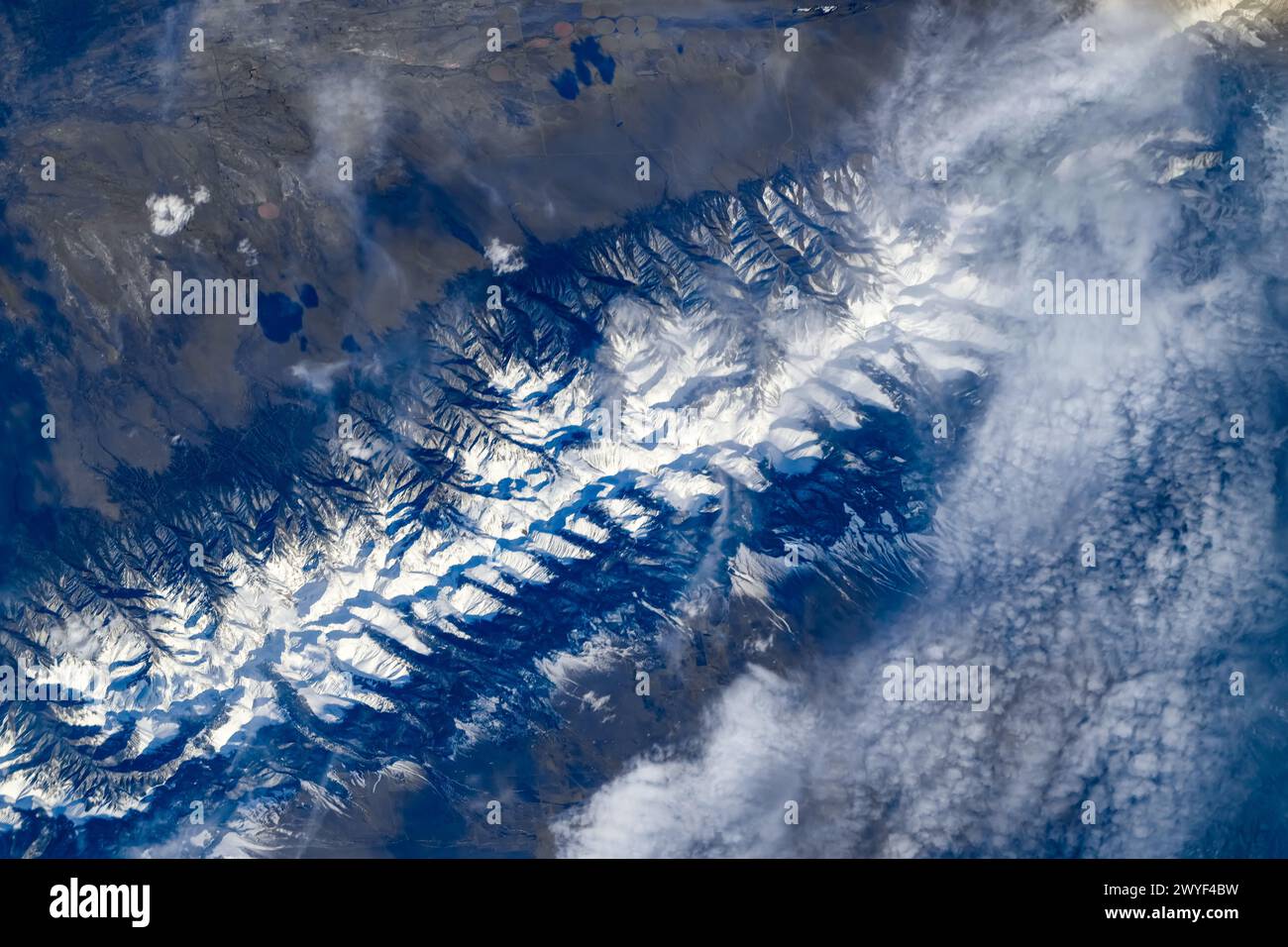 Snow Mountain Range, Colorado, Stati Uniti. Miglioramento digitale di un'immagine fornita dalla NASA Foto Stock
