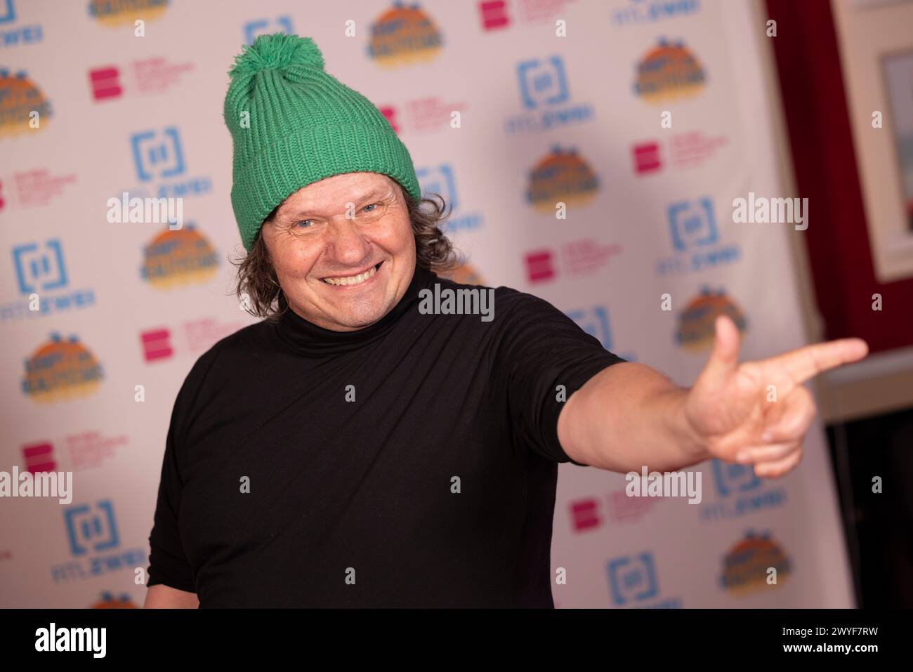 Colonia, Germania. 5 aprile 2024. Il commerciante di rottami televisivi Manfred Ludolf viene alla proiezione della nuova stagione di "Battle of the Reality Stars". Credito: Thomas Banneyer/dpa/Alamy Live News Foto Stock