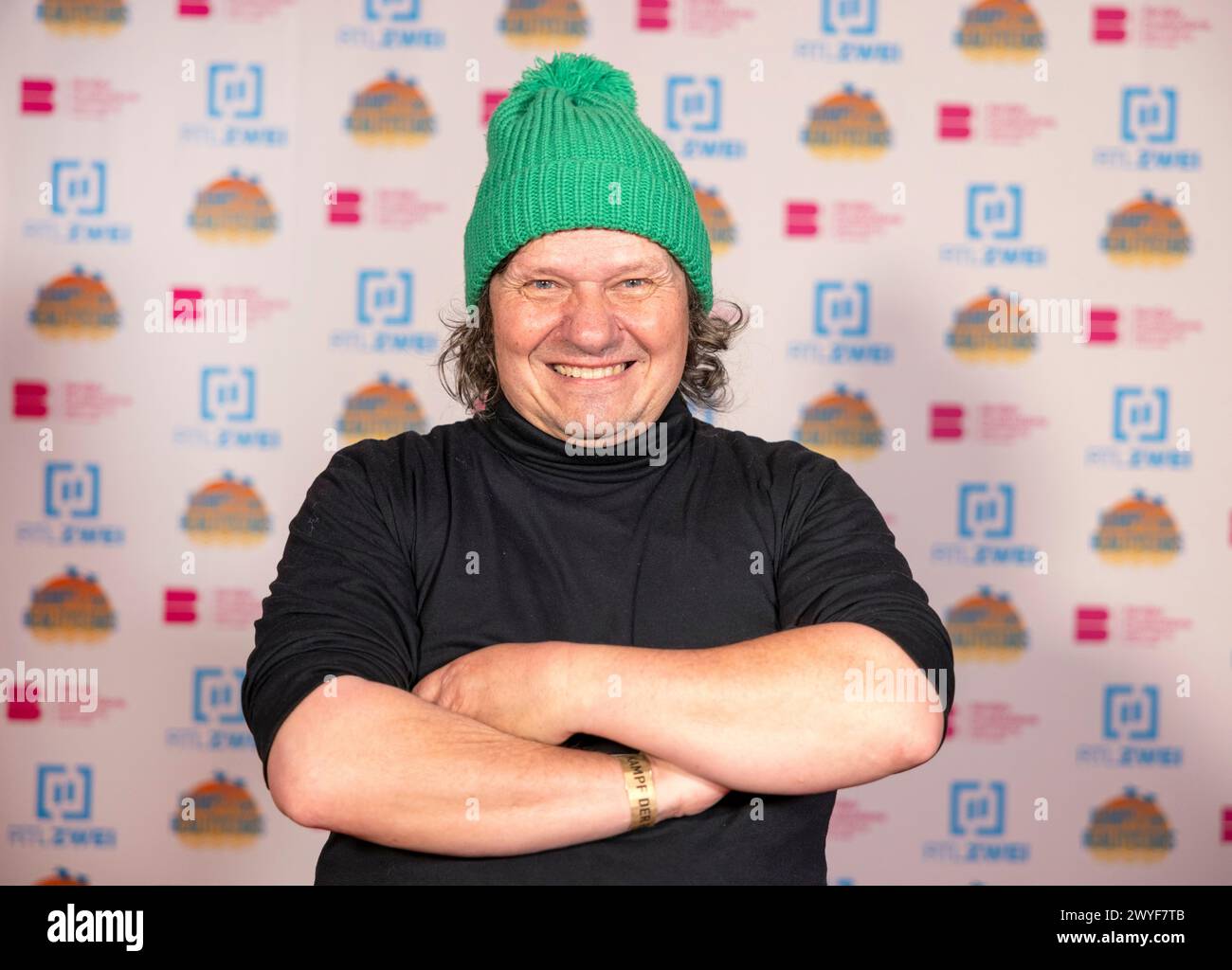 Colonia, Germania. 5 aprile 2024. Il commerciante di rottami televisivi Manfred Ludolf viene alla proiezione della nuova stagione di "Battle of the Reality Stars". Credito: Thomas Banneyer/dpa/Alamy Live News Foto Stock