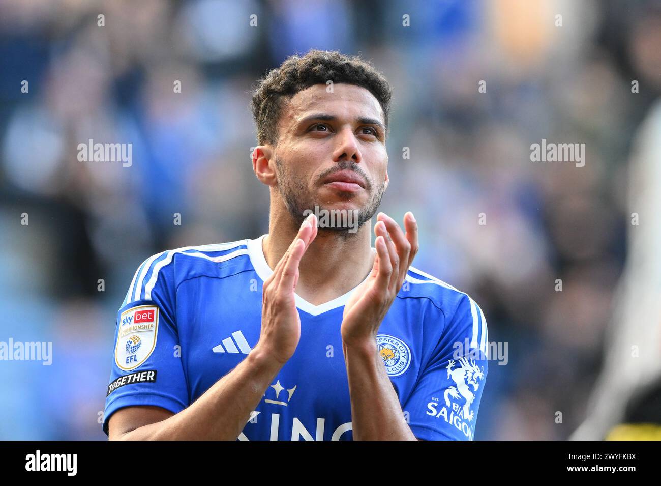 James Justin di Leicester City celebra la vittoria durante la partita del Campionato Sky Bet tra Leicester City e Birmingham City al King Power Stadium di Leicester, sabato 6 aprile 2024. (Foto: Jon Hobley | mi News) crediti: MI News & Sport /Alamy Live News Foto Stock