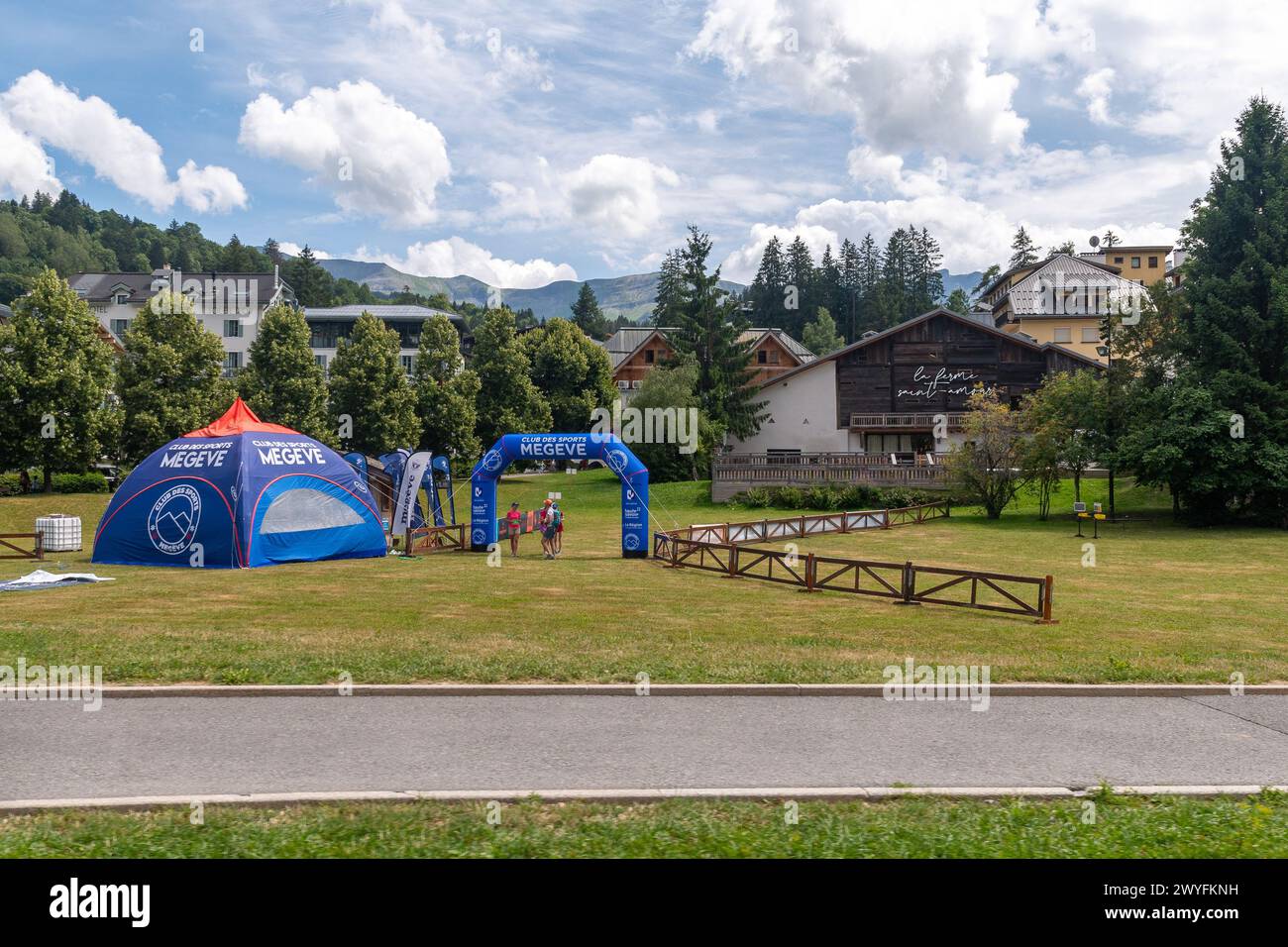 Punto di partenza del Megève Nature Trail, un percorso competitivo con molti percorsi e distanze che vanno dagli 8 ai 74 km, Megeve, Francia Foto Stock