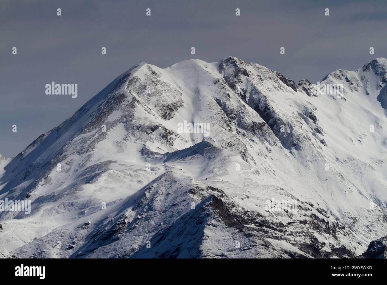 Montagne a Luz Ardiden, Luz-Saint-Sauveur, Parco Nazionale dei Pirenei, Hauts Pyrenees, Francia Foto Stock