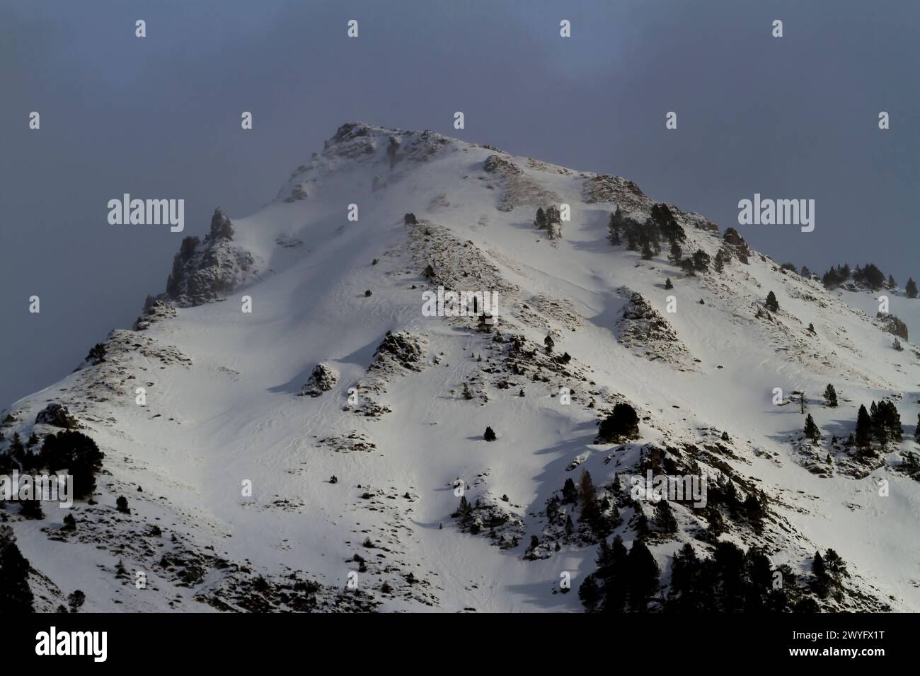 Montagne dei Pirenei dal col du Tourmalet, Parco Nazionale dei Pirenei, Hauts Pyrenees, Francia Foto Stock