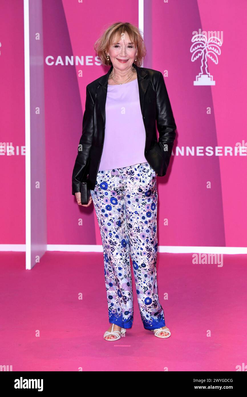 Cannes, Francia. 6 aprile 2024. Cannes - 7° Canneseries International Festival - Pink Carpet Day 2 - Marie-Anne Chazel credito: Agenzia fotografica indipendente/Alamy Live News Foto Stock