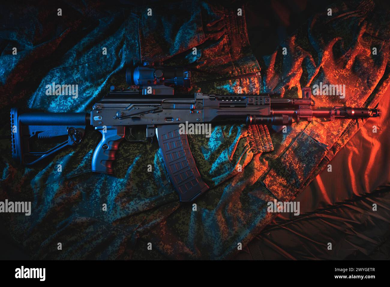 Fucile d'assalto moderno russo ak 12. Foto Stock