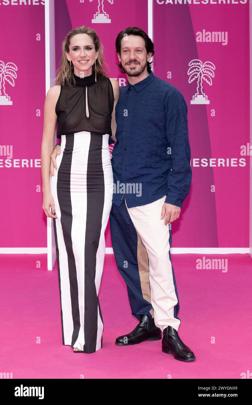 Cannes, Francia. 6 aprile 2024. Aina Clotet e Marcel Borràs assistono al tappeto rosa durante il 7° Festival Internazionale di Canneseries il 6 aprile 2024 a Cannes, Francia. Foto di David NIVIERE/ABACAPRESS.COM credito: Abaca Press/Alamy Live News Foto Stock