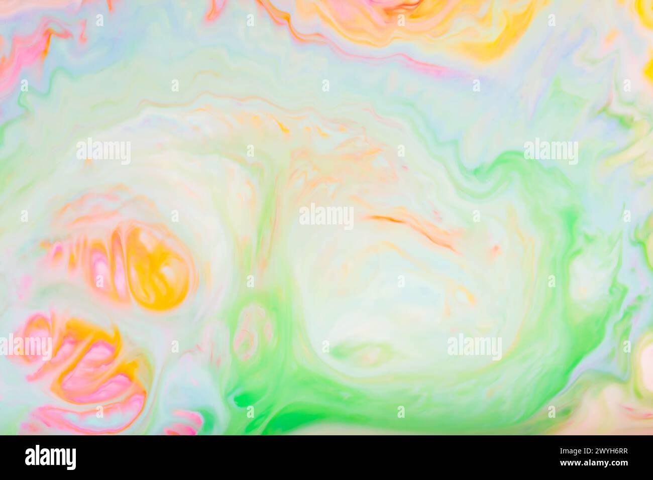 Soft Pastel Fluid Art Abstract con forme multicolore vorticose Foto Stock