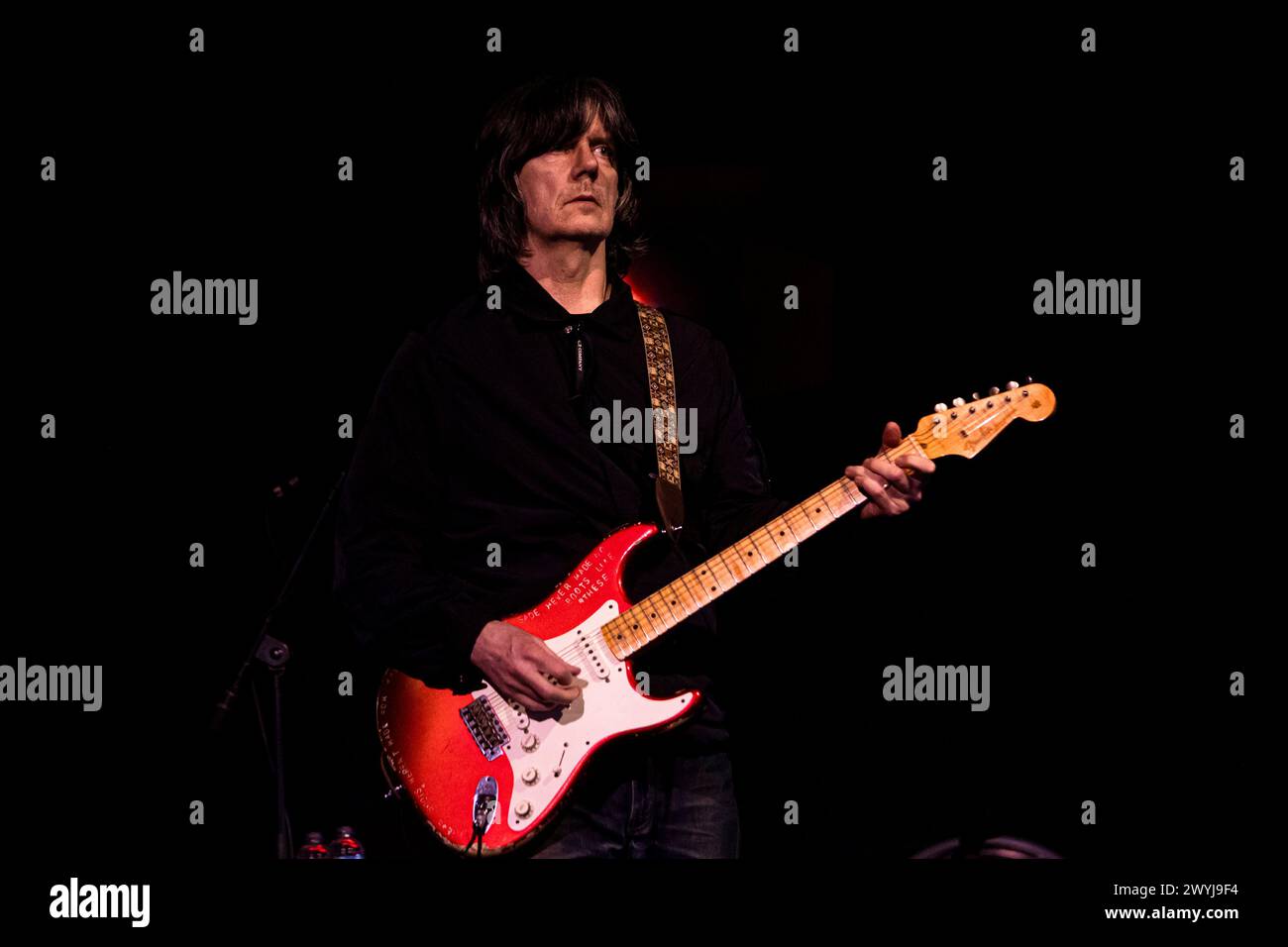 Milano, Italia. 6 aprile 2024. John Squire si esibisce dal vivo in concerto al Fabrique di Milano crediti: SOPA Images Limited/Alamy Live News Foto Stock