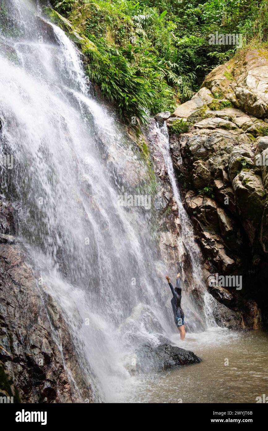 Colombia, distretto di Magdalena, Sierra Nevada, villaggio di Minca, cascate di Marinka Foto Stock