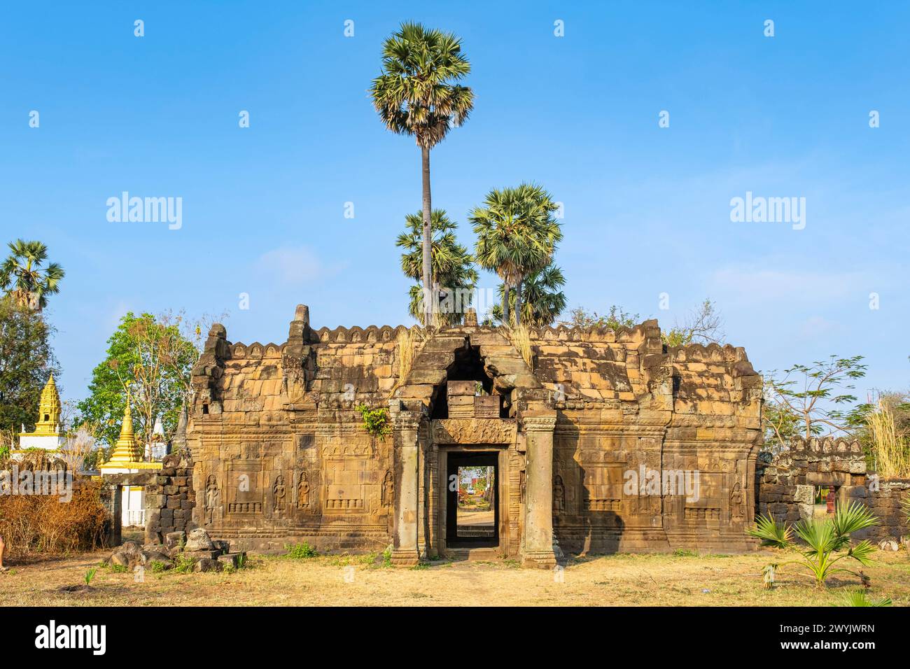 Cambogia, Kampong Cham, il tempio buddista Angkorian VAT Nokor (o Nokor Bachey) costruito nell'XI secolo Foto Stock