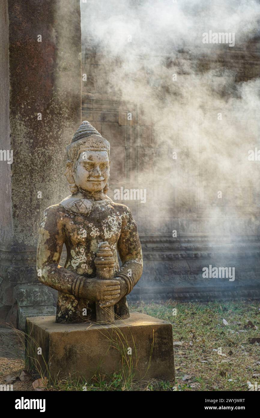 Cambogia, Kampong Cham, il tempio buddista Angkorian VAT Nokor (o Nokor Bachey) costruito nell'XI secolo Foto Stock