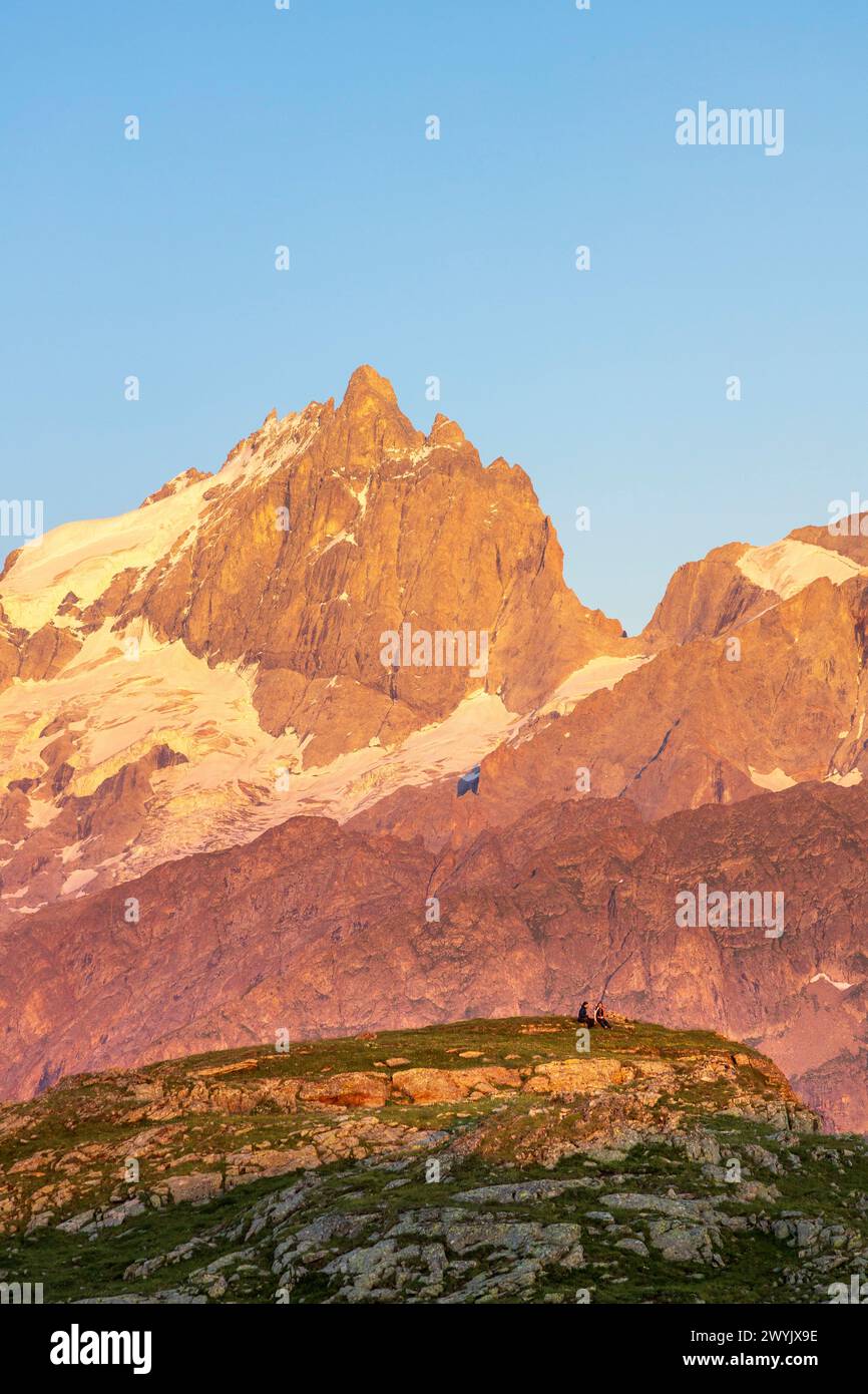 Francia, Hautes-Alpes, la grave, Emparis plateau, belvedere sulla parete nord del Meije (3983 m) nel Parco Nazionale degli Ecrins Foto Stock
