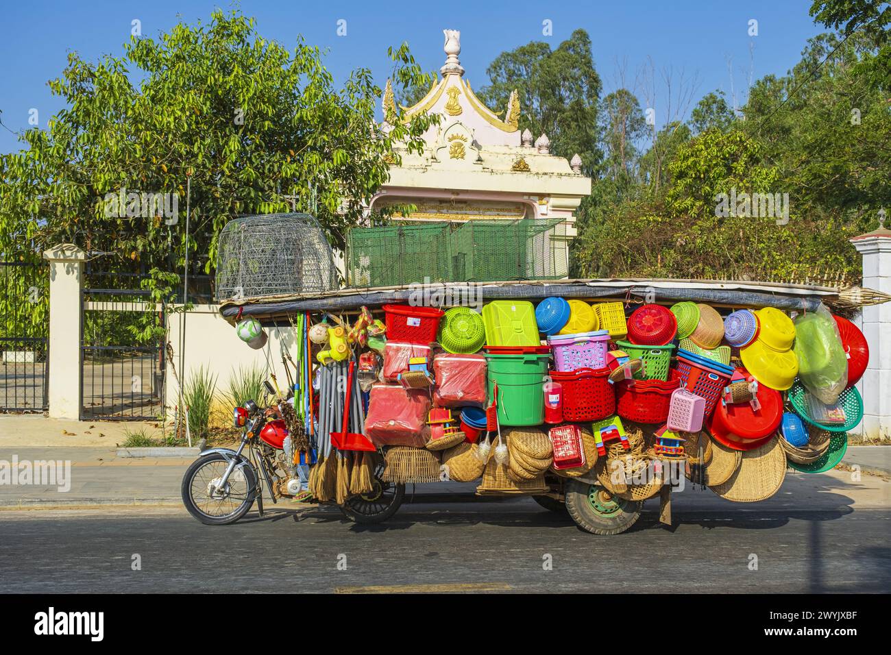 Cambogia, provincia di Kandal, Oudong, venditore ambulante Foto Stock