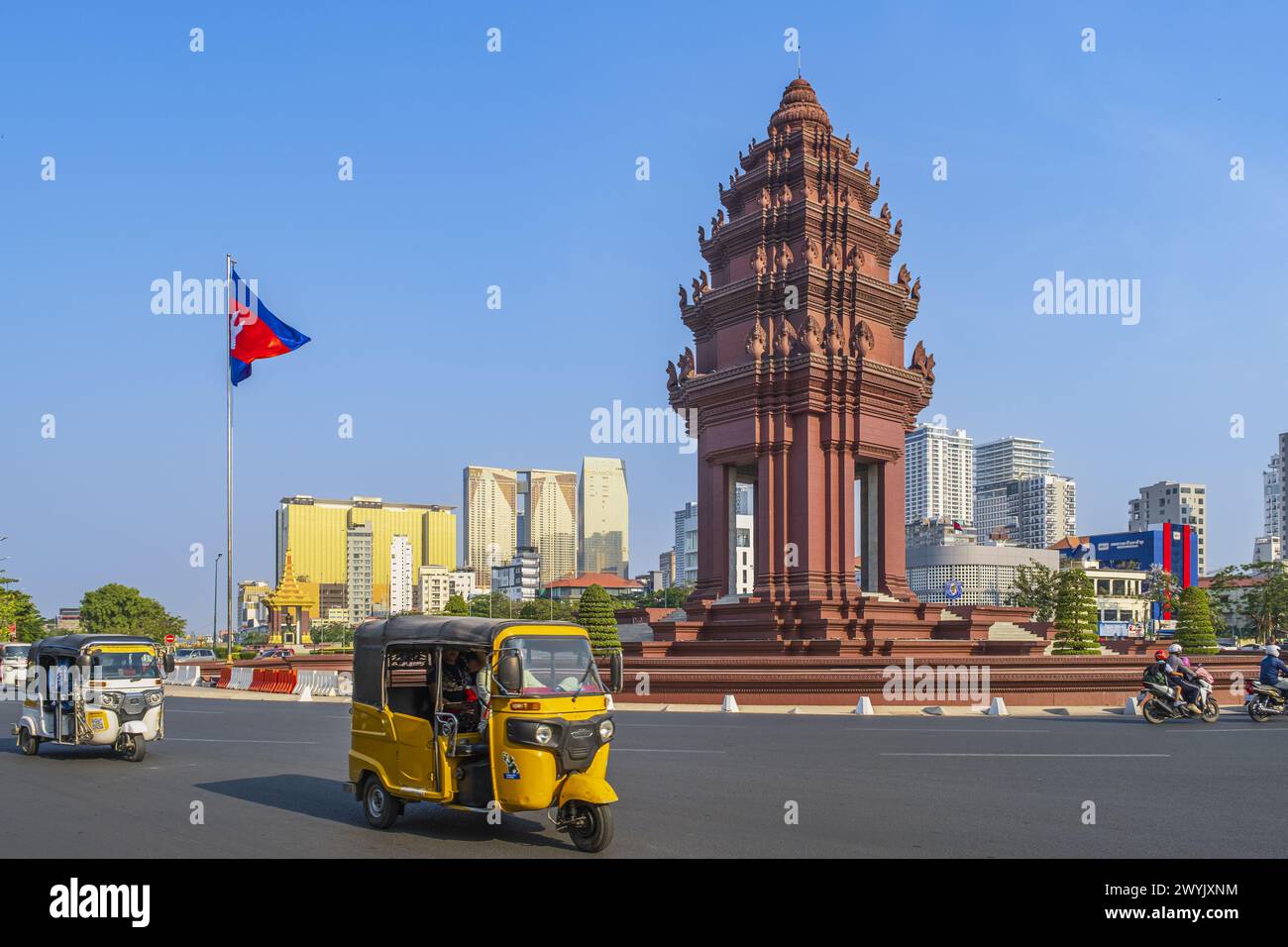 Cambogia, Phnom Penh, monumento all'indipendenza costruito nel 1958 per commemorare l'indipendenza della Cambogia dalla Francia nel 1953 Foto Stock