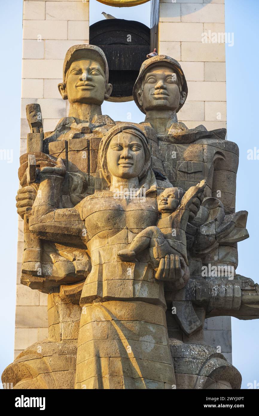 Cambogia, Phnom Penh, Wat Botum Park, Cambogia-Vietnam Friendship Monument costruito nel 1979 dopo il rovesciamento del regime degli khmer rossi Foto Stock