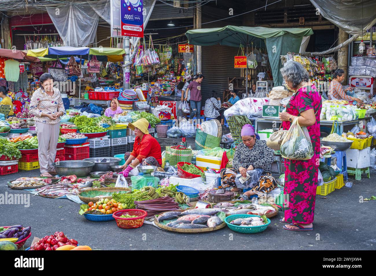 Cambogia, Phnom Penh, distretto di Prampi Makara, mercato di Orussey Foto Stock