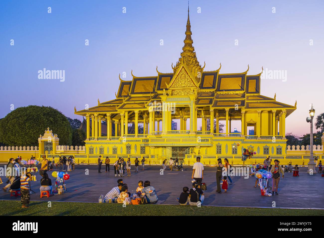 Cambogia, Phnom Penh, il padiglione Preah Tinang Chan Chhaya del Palazzo reale Foto Stock