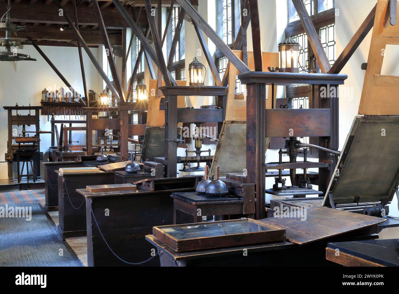 Belgio, Fiandre, Anversa, il museo Plantin-Moretus (Plantin-Moretusmuseum), patrimonio dell'umanità dell'UNESCO, casa e laboratorio di stampa del XVI secolo, sala stampa originale del XVII secolo Foto Stock